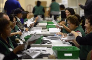 Election workers in Denver, US, November 2022