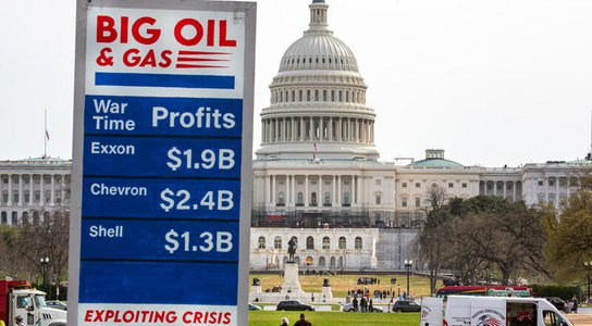 Greenpeace_US_big_oil_profits.jpg