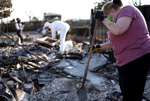 LosAngelesFiresCleanUp_GettyImages-MarioTama.jpg