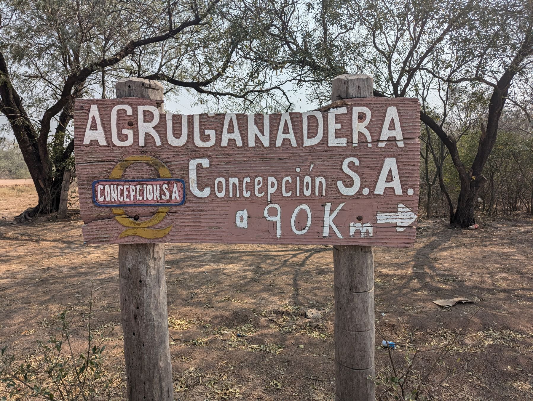 El cartel indicador a la estancia ganadera de Agroganadera Concepción, en el norte de Paraguay