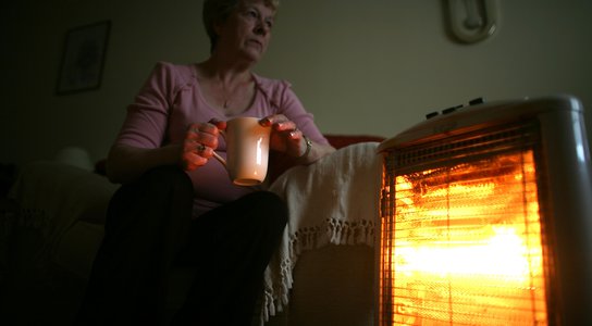 Pensioner keeping warm GettyImages-83593896.jpg